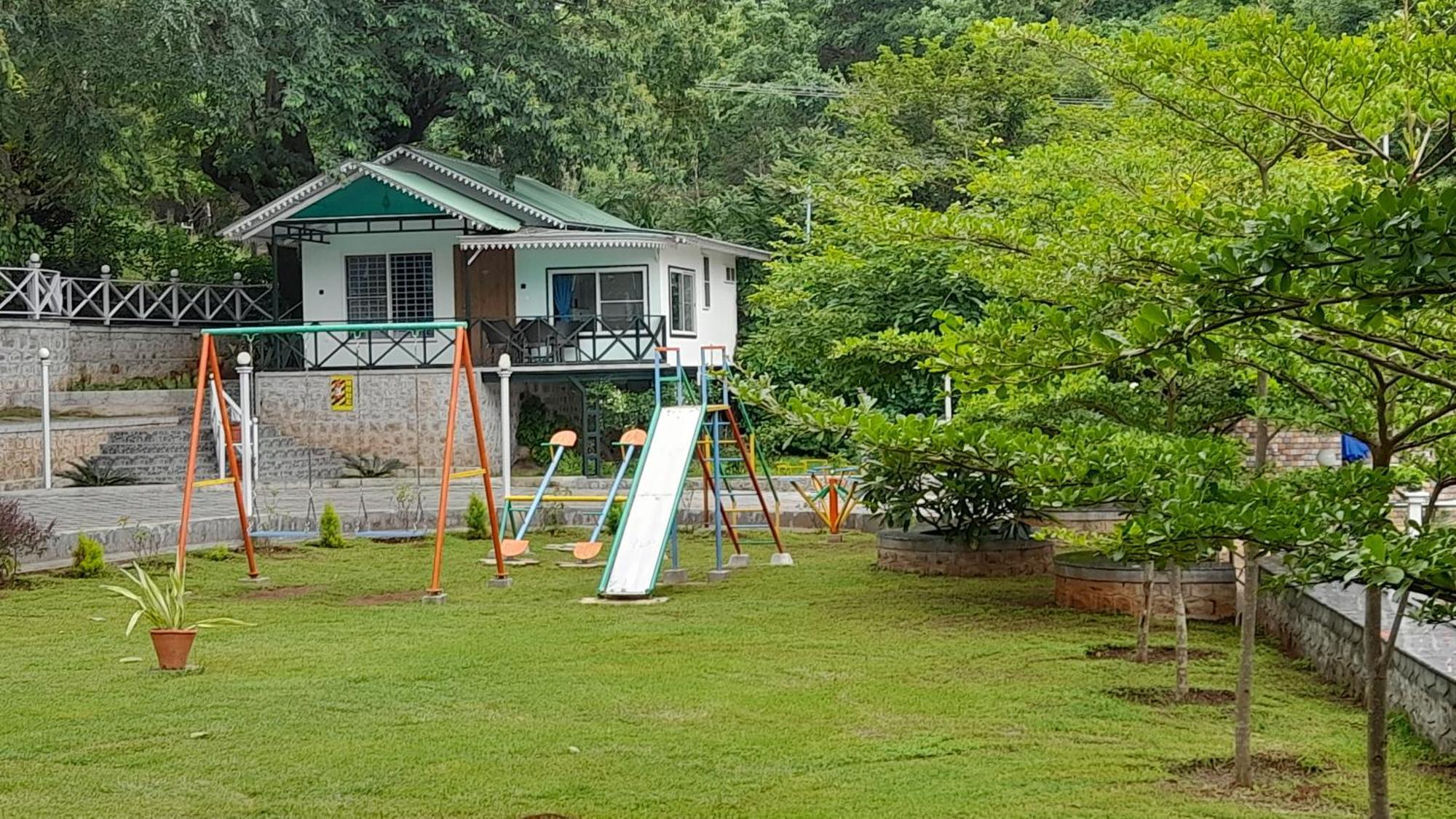 Mgm Whispering Wind'S Yelagiri Hotel Exterior photo
